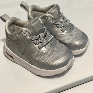 Size 4 baby Nike Shoes